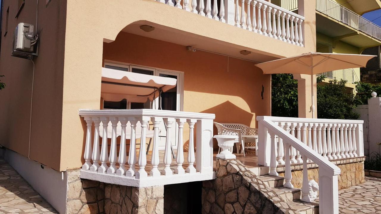 Monte Liza Hotel Dobra Voda Exterior photo
