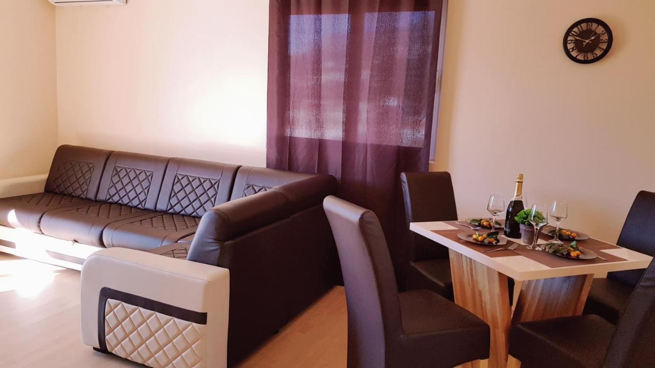 Monte Liza Hotel Dobra Voda Exterior photo