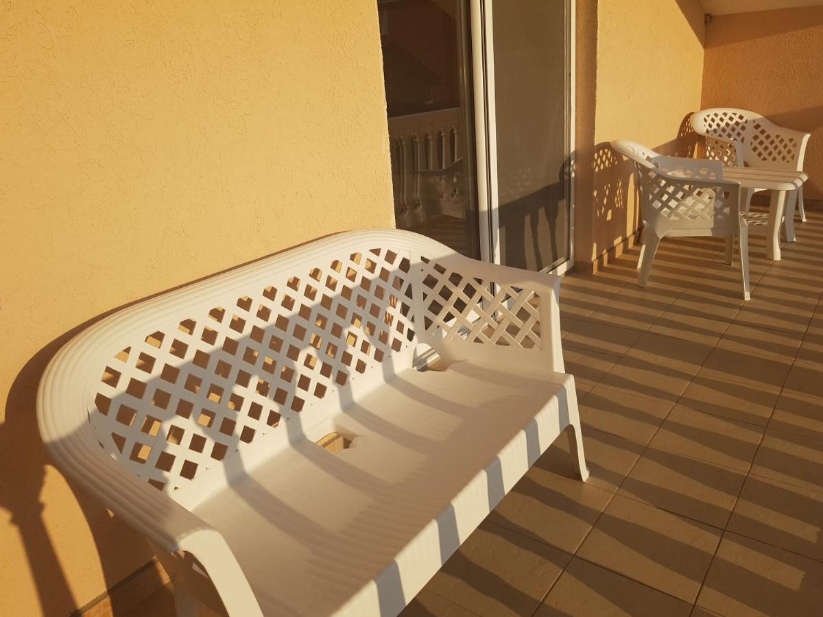 Monte Liza Hotel Dobra Voda Exterior photo