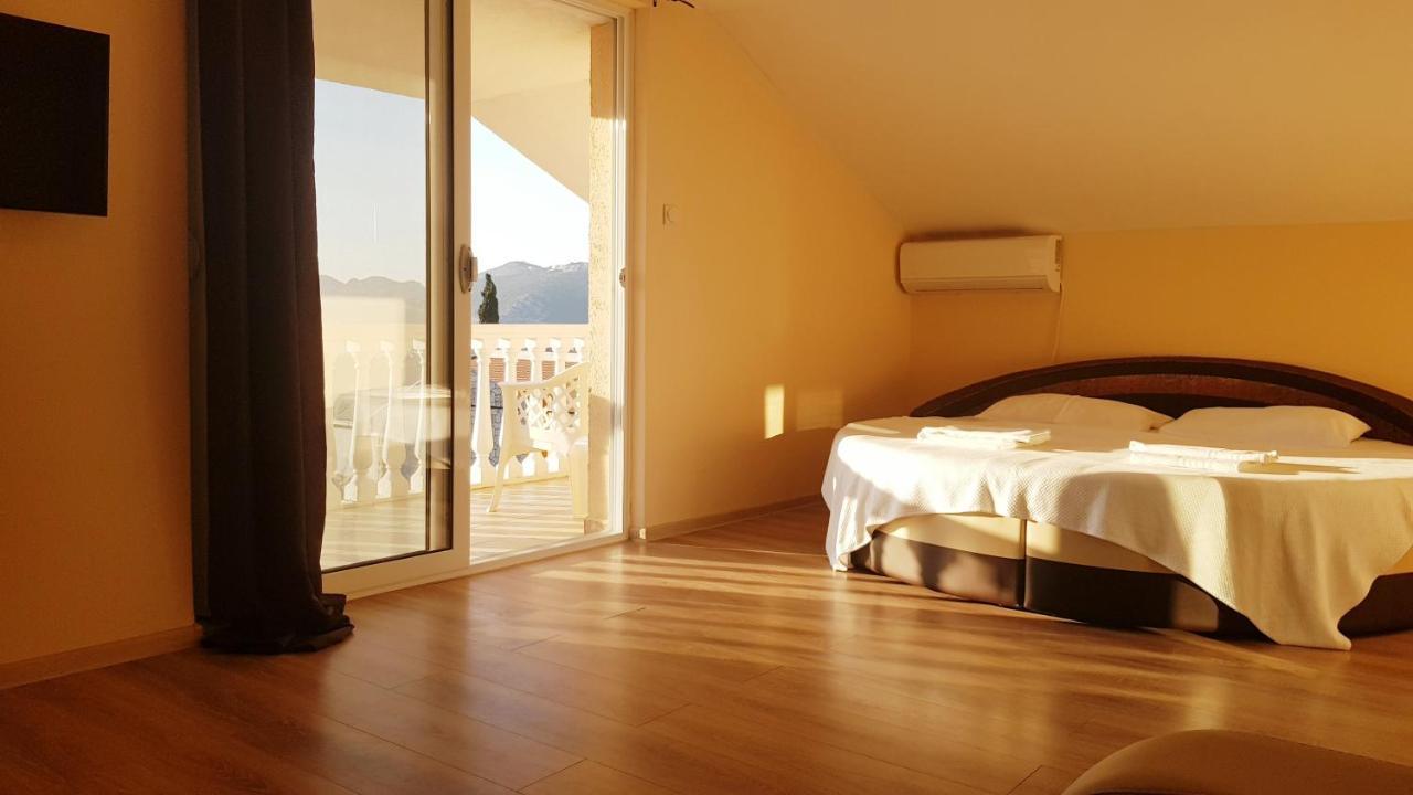 Monte Liza Hotel Dobra Voda Exterior photo